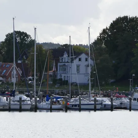 Wohnen Am Seglerhafen Mit Traveblick Im Kontorhaus Viele Extras Apartment Lubeck Exterior photo